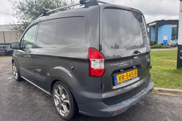 Ford Transit Courier (2015) thumbnail 3