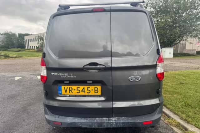 Ford Transit Courier (2015) thumbnail 4