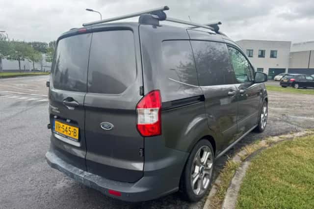 Ford Transit Courier (2015) thumbnail 5
