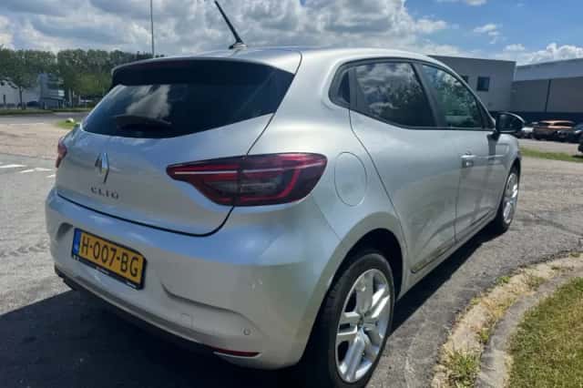 Renault Clio (2020) thumbnail 5