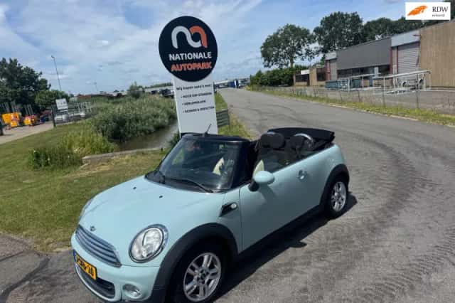 MINI Cabrio (2013) thumbnail 1