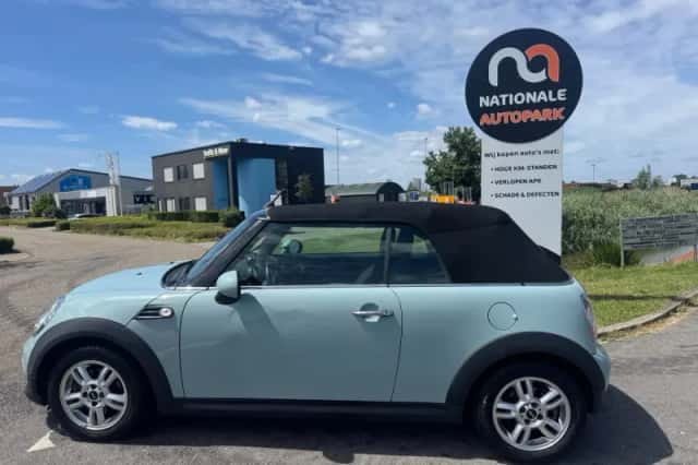 MINI Cabrio (2013) thumbnail 3