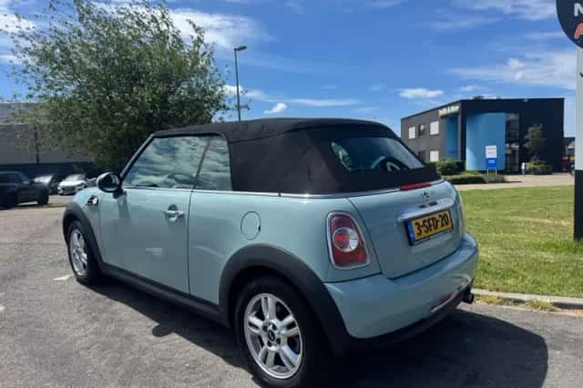 MINI Cabrio (2013) thumbnail 4