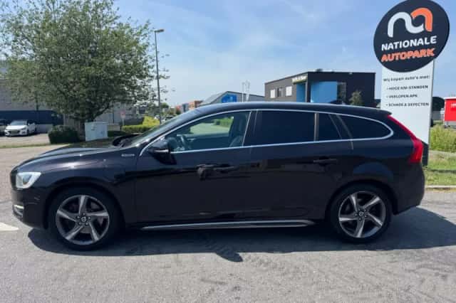 Volvo V60 (2014) thumbnail 2