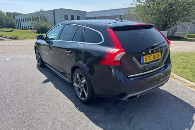 Volvo V60 (2014) thumbnail 4