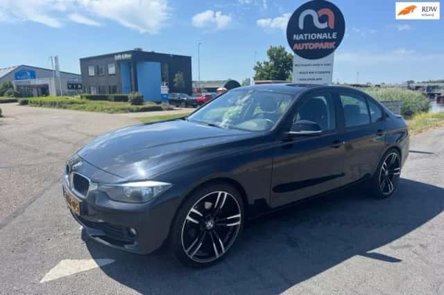 BMW 3-Serie (2014) thumbnail 1
