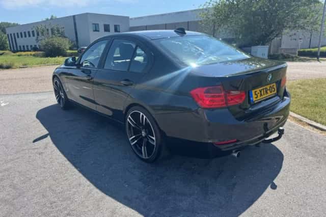 BMW 3-Serie (2014) thumbnail 4