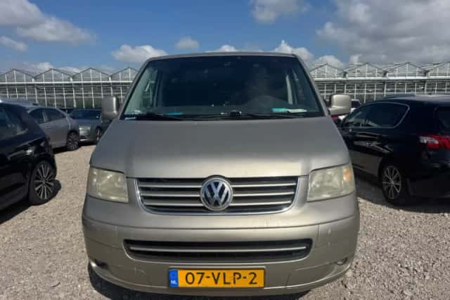 Volkswagen Transporter (2008) thumbnail 2