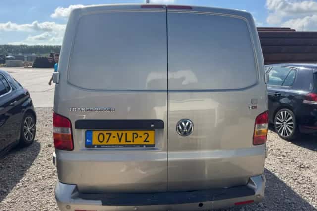 Volkswagen Transporter (2008) thumbnail 4