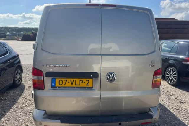 Volkswagen Transporter (2008) thumbnail 5