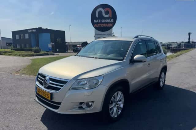 Volkswagen Tiguan (2008) thumbnail 1