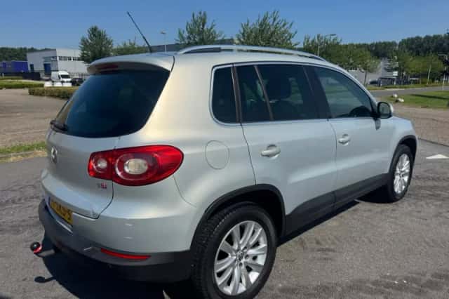 Volkswagen Tiguan (2008) thumbnail 5