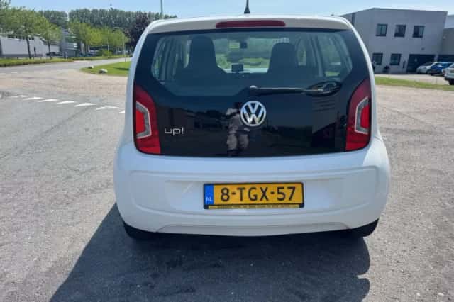 Volkswagen Up! (2014) thumbnail 4
