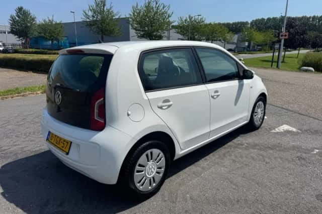 Volkswagen Up! (2014) thumbnail 5