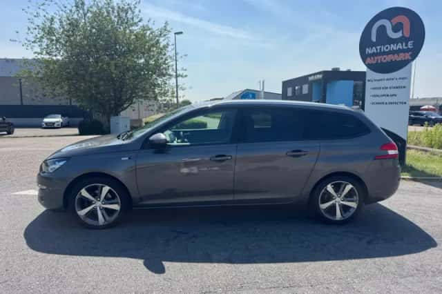 Peugeot 308 (2016) thumbnail 2