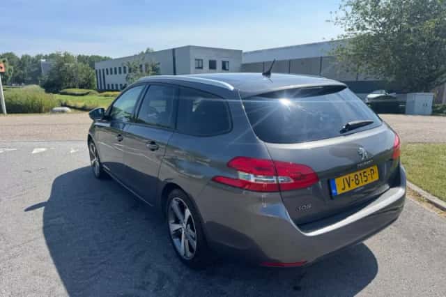 Peugeot 308 (2016) thumbnail 3