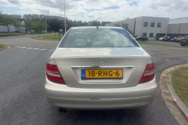 Mercedes-Benz C-Klasse (2011) thumbnail 4
