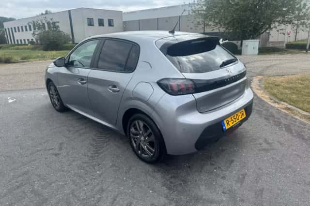 Peugeot 208 (2022) thumbnail 3
