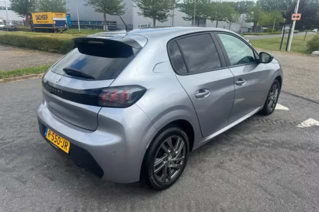 Peugeot 208 (2022) thumbnail 5
