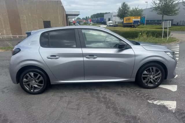 Peugeot 208 (2022) thumbnail 6