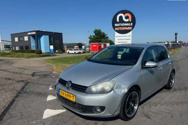 Volkswagen Golf (2009) thumbnail 1