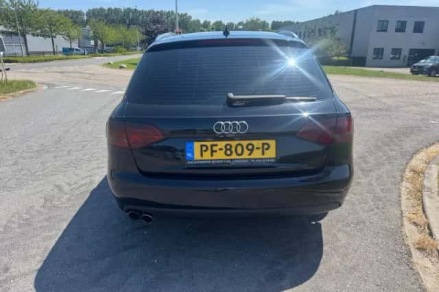 Audi A4 (2008) thumbnail 4