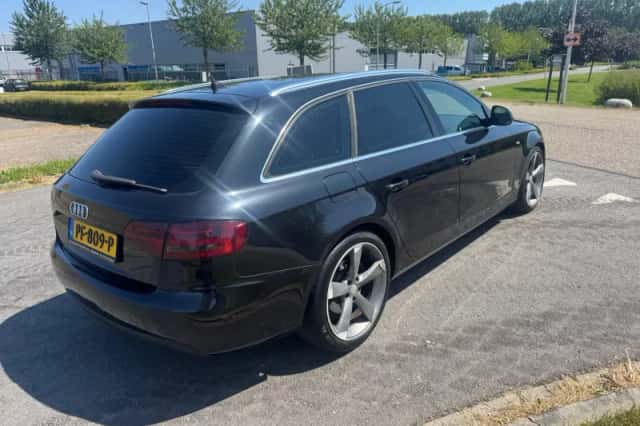 Audi A4 (2008) thumbnail 5