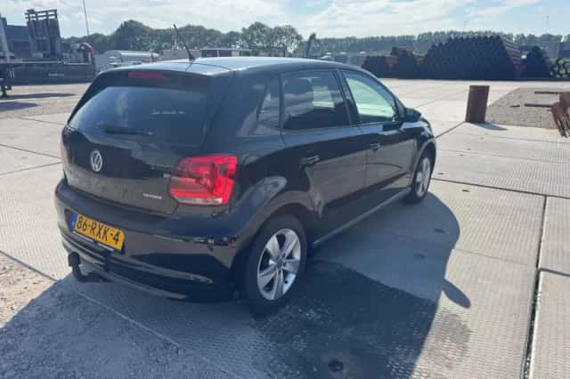 Volkswagen Polo (2011) thumbnail 5