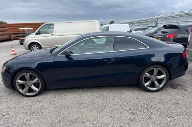 Audi A5 (2010) thumbnail 2