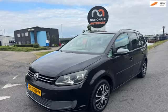 Volkswagen Touran (2011) thumbnail 1