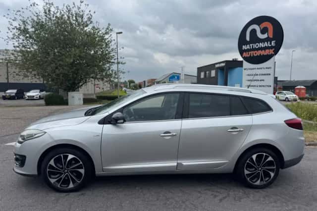 Renault Mégane (2015) thumbnail 2