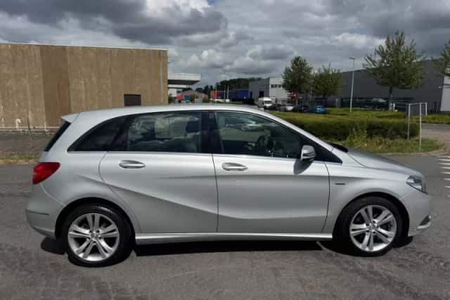 Mercedes-Benz B-Klasse (2012) thumbnail 6