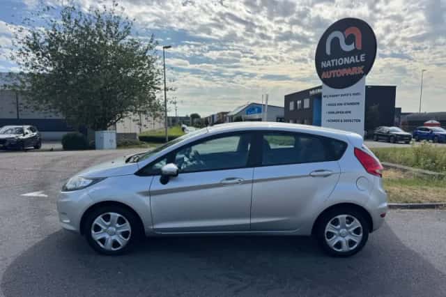 Ford Fiesta (2009) thumbnail 2