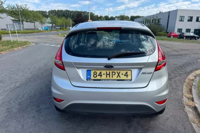 Ford Fiesta (2009) thumbnail 4