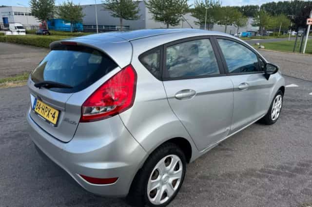 Ford Fiesta (2009) thumbnail 5