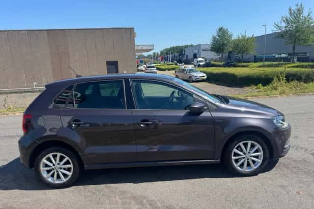 Volkswagen Polo (2016) thumbnail 6