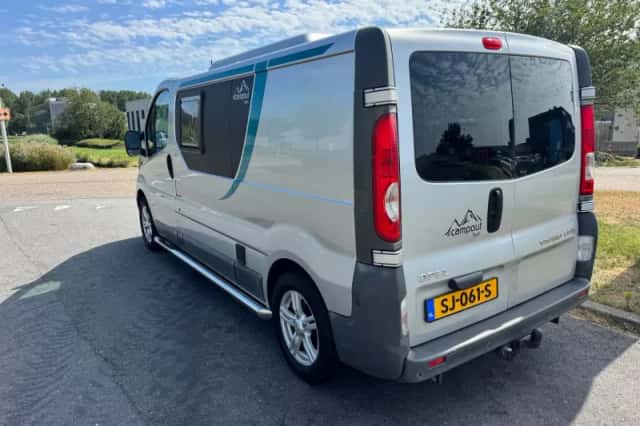 Opel Vivaro (2011) thumbnail 3