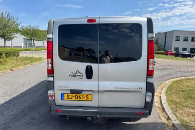 Opel Vivaro (2011) thumbnail 4