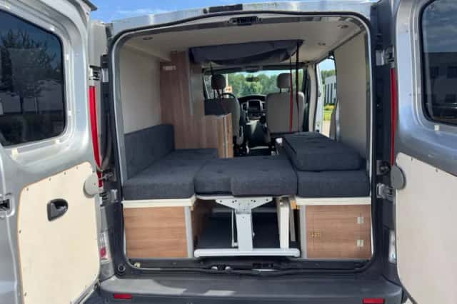 Opel Vivaro (2011) thumbnail 5