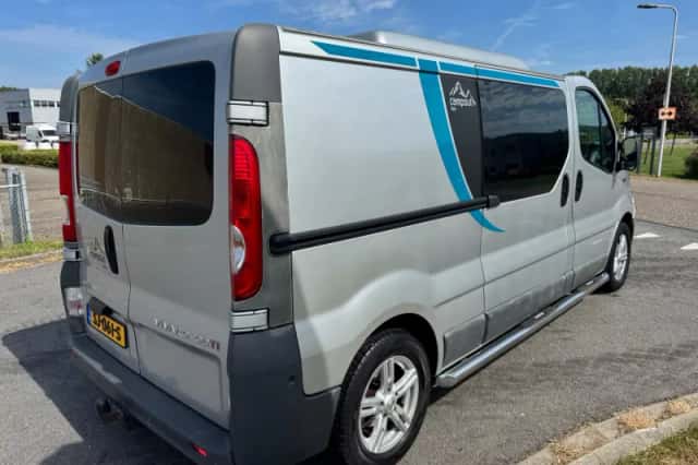Opel Vivaro (2011) thumbnail 6