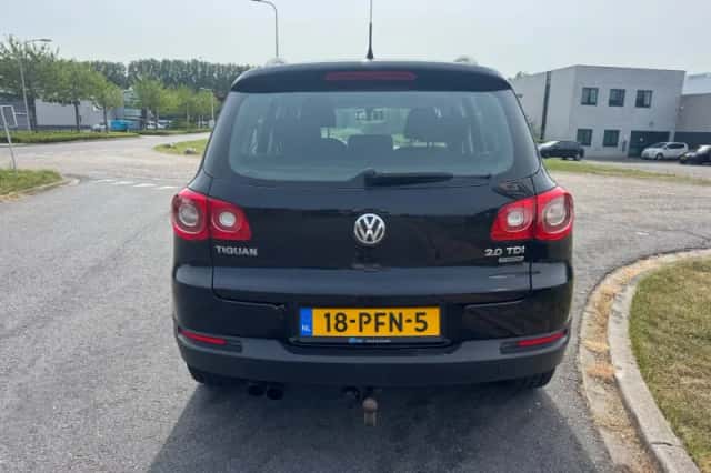 Volkswagen Tiguan (2011) thumbnail 4