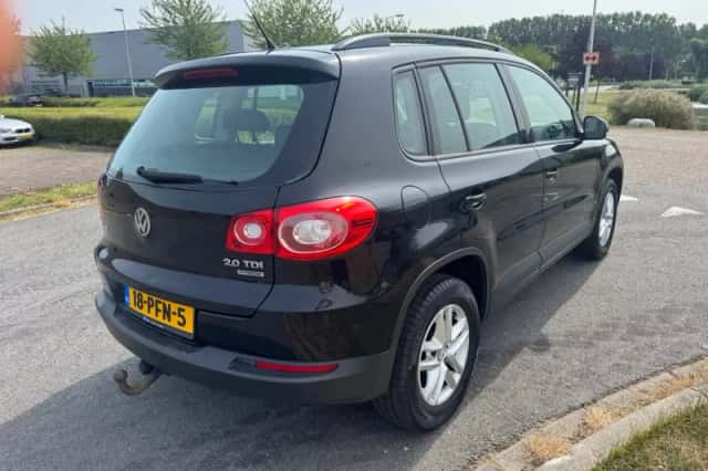 Volkswagen Tiguan (2011) thumbnail 5