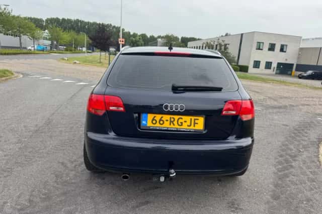 Audi A3 (2005) thumbnail 4