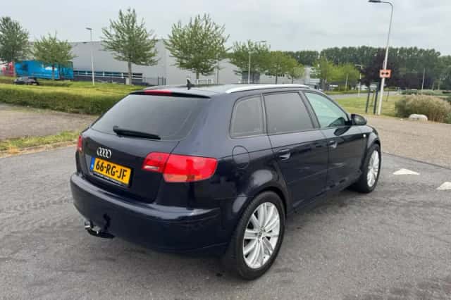 Audi A3 (2005) thumbnail 5
