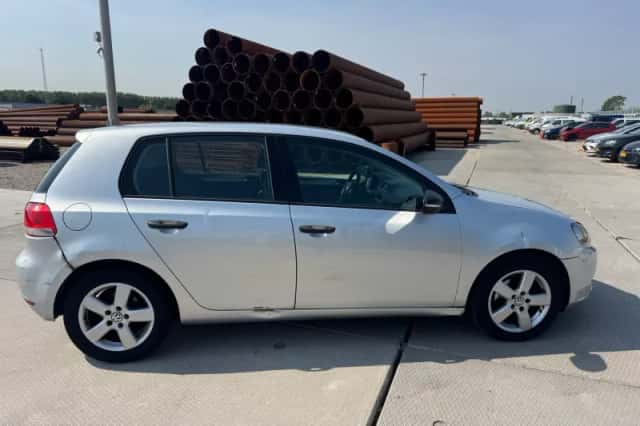 Volkswagen Golf (2012) thumbnail 6