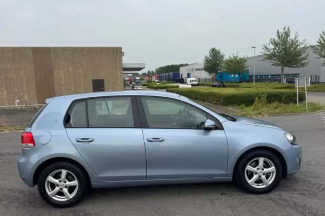 Volkswagen Golf (2011) thumbnail 6