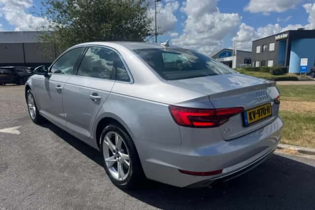 Audi A4 (2017) thumbnail 3