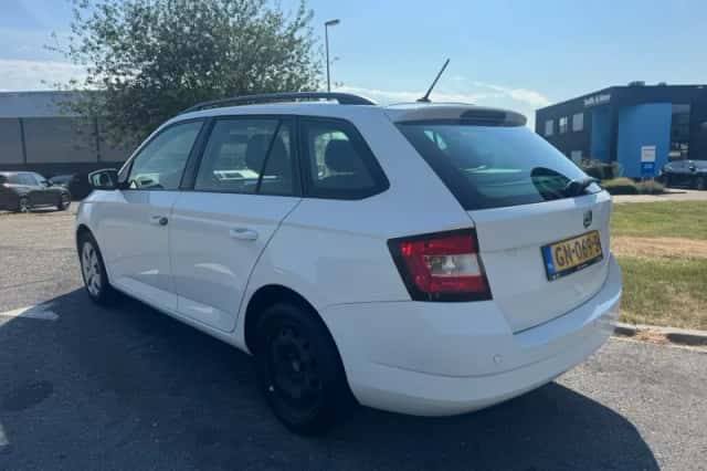 Škoda Fabia (2015) thumbnail 3