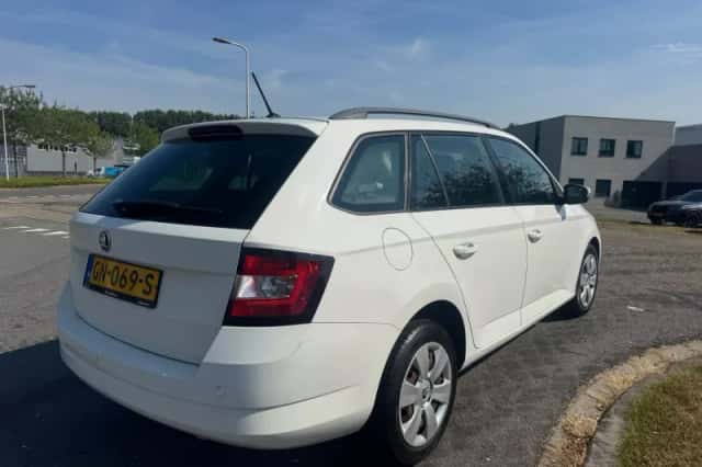 Škoda Fabia (2015) thumbnail 5