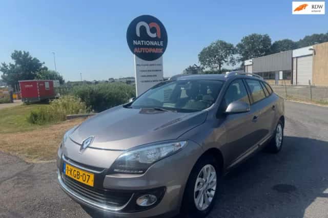Renault Mégane (2013) thumbnail 1